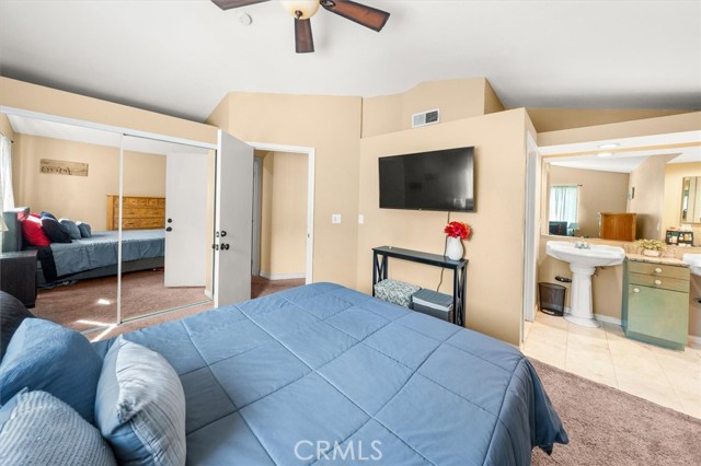 28230 Evergreen Lane, Saugus CA: https://media.crmls.org/medias/7e4ab6f9-d230-4231-962e-9f01484713ce.jpg