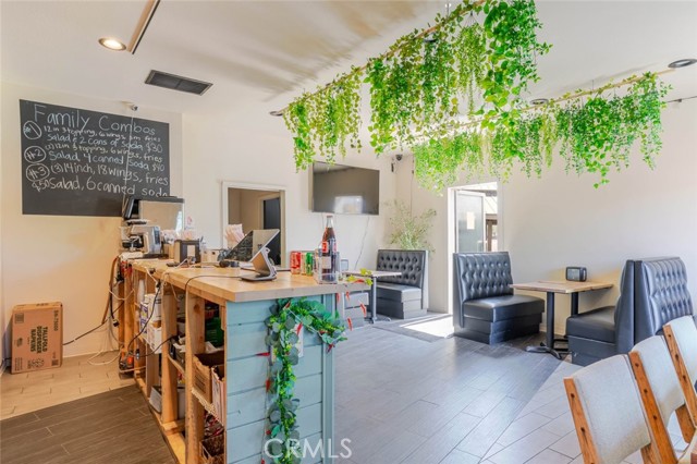 4732 Eagle Rock Boulevard, Los Angeles CA: https://media.crmls.org/medias/7e4b1398-6a07-4df4-8f2f-e4b7da7089ac.jpg