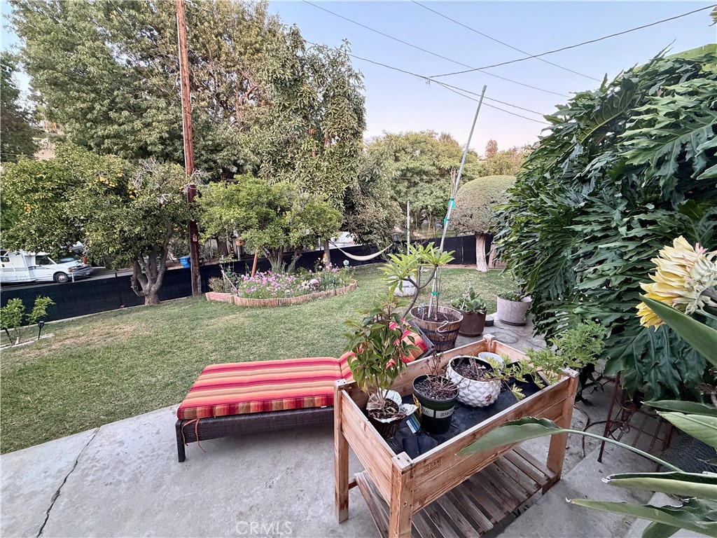 https://media.crmls.org/medias/7e4b3107-8ced-4f7e-b9fd-ad50b4daab35.jpg?preset=X-Large