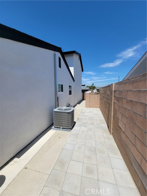Detail Gallery Image 5 of 57 For 6526 Corinne Cir, Buena Park,  CA 90620 - 5 Beds | 2/1 Baths