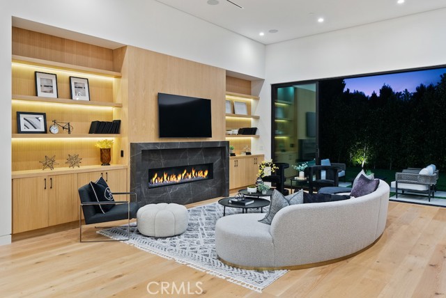 5727 Cahill Avenue, Tarzana CA: https://media.crmls.org/medias/7e4c3b89-dc6e-4cbc-bb94-40834a3b008c.jpg