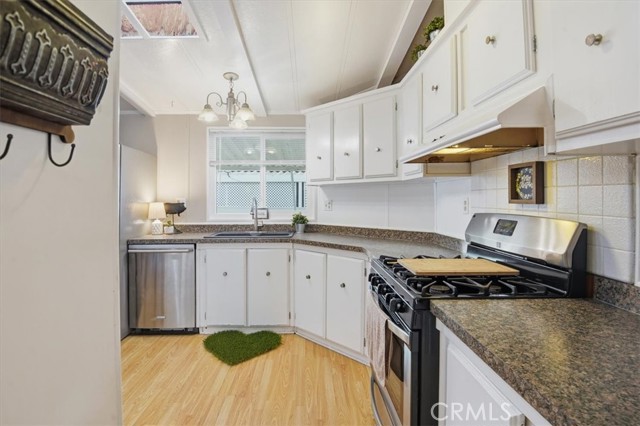 Detail Gallery Image 14 of 33 For 692 N Adele #50,  Orange,  CA 92867 - 2 Beds | 2 Baths