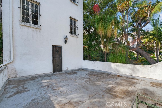 Detail Gallery Image 24 of 33 For 2329 N Edgemont, Los Angeles,  CA 90027 - 5 Beds | 3 Baths