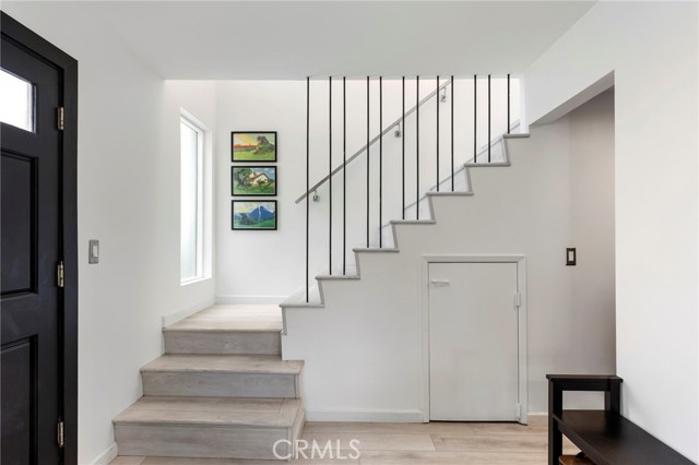 Detail Gallery Image 11 of 23 For 11744 Moorpark, Studio City,  CA 91604 - 2 Beds | 2/1 Baths