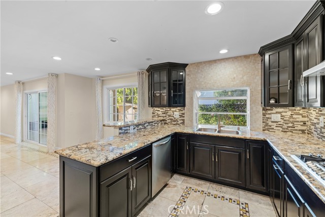 Detail Gallery Image 11 of 35 For 16513 Moorpark St, Encino,  CA 91436 - 5 Beds | 5/1 Baths