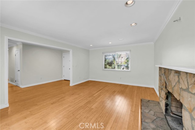 Detail Gallery Image 5 of 36 For 13004 Lull St, North Hollywood,  CA 91605 - 4 Beds | 2 Baths