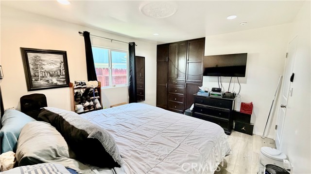 Detail Gallery Image 17 of 40 For 421 S 5th, La Puente,  CA 91746 - 4 Beds | 3 Baths