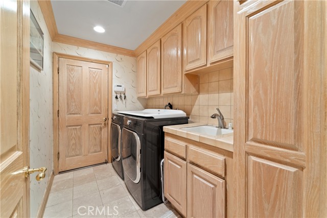 6011 Paseo La Vista, Woodland Hills CA: https://media.crmls.org/medias/7e4f0353-c54d-4b3e-8b8a-24cb75548020.jpg