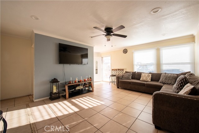 Detail Gallery Image 4 of 16 For 34220 Birch, Barstow,  CA 92311 - 4 Beds | 2 Baths