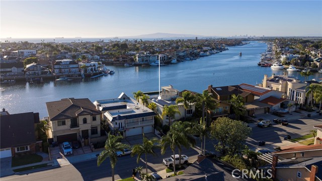 Detail Gallery Image 38 of 41 For 16631 Carousel, Huntington Beach,  CA 92649 - 4 Beds | 4/1 Baths