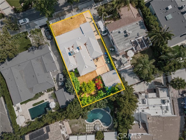 10348 Woodbridge Street, Toluca Lake CA: https://media.crmls.org/medias/7e50ad2c-58e0-44bc-b433-c5ca141a4320.jpg
