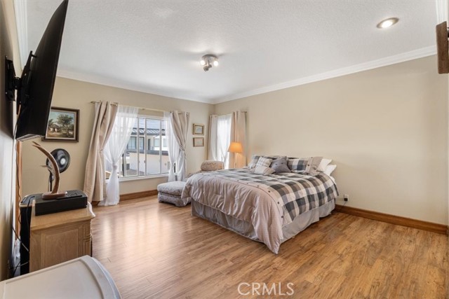 Detail Gallery Image 21 of 42 For 17182 Hillside Cir, Huntington Beach,  CA 92649 - 5 Beds | 4/1 Baths