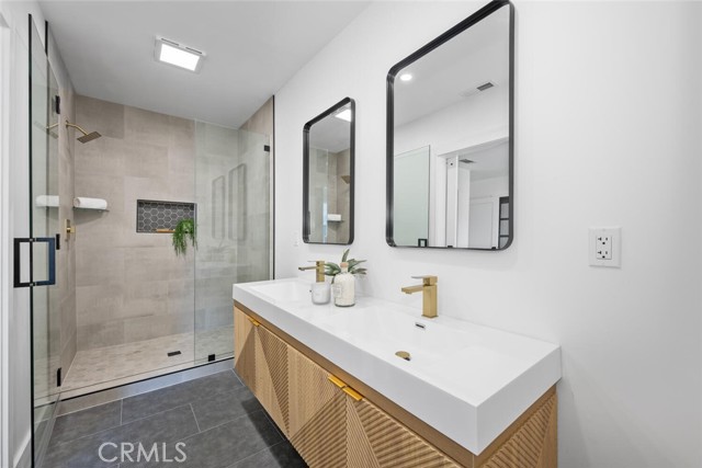 2260 Tevis Avenue, Long Beach CA: https://media.crmls.org/medias/7e5300c1-0006-46f2-8d0a-e8230ba73777.jpg