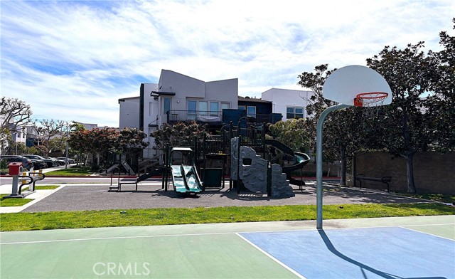 Detail Gallery Image 25 of 35 For 5403 W 149th Pl #13,  Hawthorne,  CA 90250 - 2 Beds | 2/1 Baths
