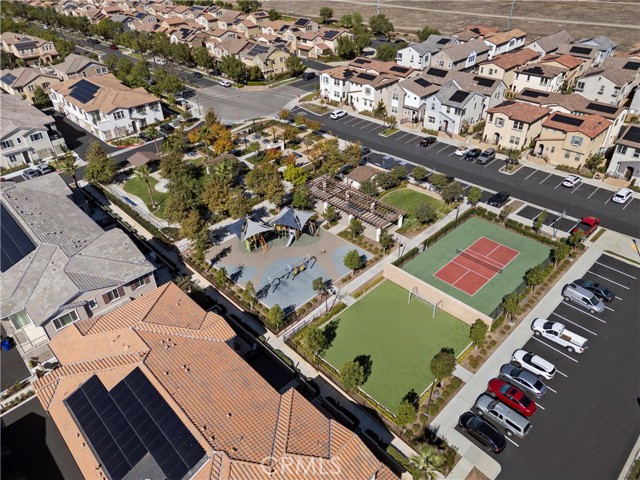 Detail Gallery Image 33 of 37 For 5604 Altamura Way #10,  Fontana,  CA 92336 - 4 Beds | 3 Baths