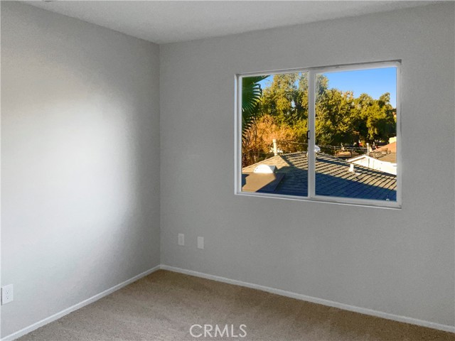 Detail Gallery Image 5 of 24 For 630 W 33rd St, San Bernardino,  CA 92405 - 4 Beds | 2/1 Baths