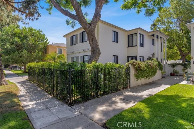 4130 West Toluca Lake Ave, Burbank CA: https://media.crmls.org/medias/7e53e665-9ec0-42ab-a1a4-7a61dce30bac.jpg