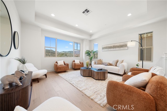 107 Somera, Irvine CA: https://media.crmls.org/medias/7e54184e-e4e0-4923-ba9c-4a2bf77c104f.jpg