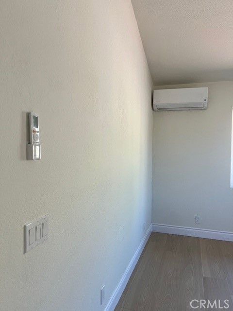 2005 Mt Vernon Avenue, Riverside CA: https://media.crmls.org/medias/7e54187a-0cd6-4de2-8582-d7ab88ad4e6f.jpg