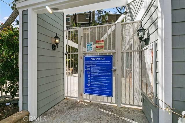 212 Santa Rosa Court, Laguna Beach CA: https://media.crmls.org/medias/7e550250-5f53-4379-b54c-001f3f0ad0a9.jpg