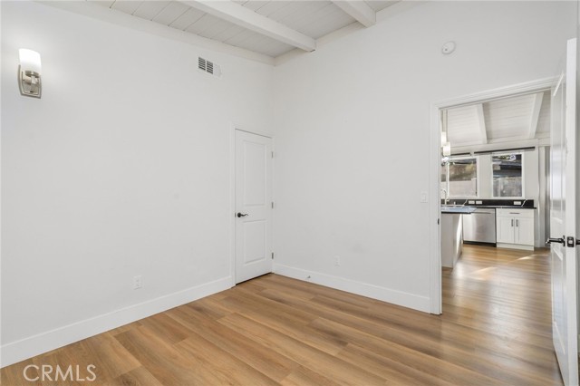 Detail Gallery Image 12 of 31 For 8341 Delco Ave, Winnetka,  CA 91306 - 5 Beds | 4 Baths