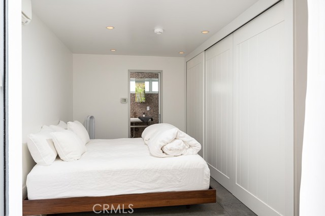 137 15th Street, Manhattan Beach, California 90266, 2 Bedrooms Bedrooms, ,2 BathroomsBathrooms,Residential,Sold,15th,SB22082552