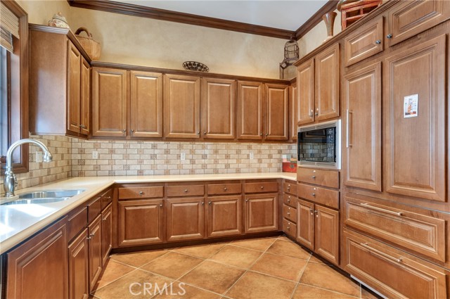 Image 33 of 36 For 4460 Owens Street 106