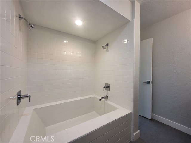 Detail Gallery Image 26 of 39 For 161 Monterey Bld a,  Hermosa Beach,  CA 90254 - 3 Beds | 2/1 Baths