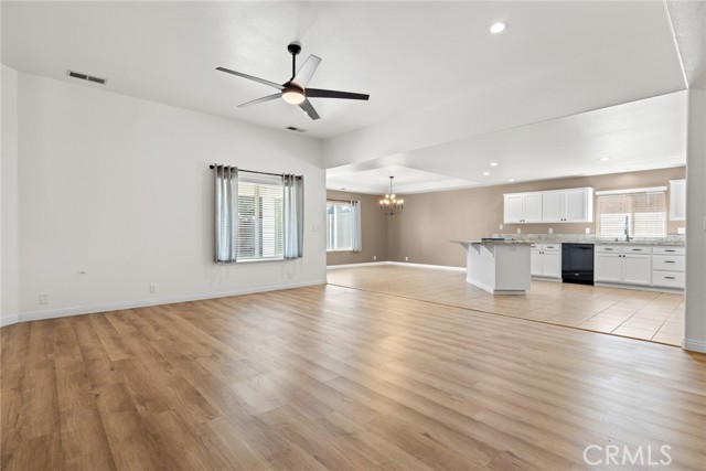 Detail Gallery Image 4 of 34 For 596 Desiree, Chico,  CA 95973 - 5 Beds | 3 Baths