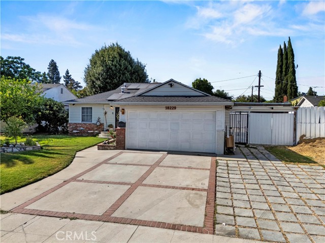 Detail Gallery Image 3 of 14 For 18229 Strathern St, Reseda,  CA 91335 - 3 Beds | 2 Baths