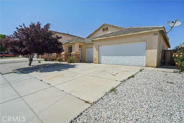 Detail Gallery Image 2 of 35 For 12660 Dulce St, Victorville,  CA 92392 - 4 Beds | 2 Baths