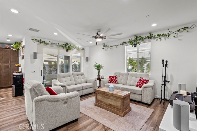 Detail Gallery Image 15 of 44 For 341 Rose St, Fillmore,  CA 93015 - 4 Beds | 3 Baths