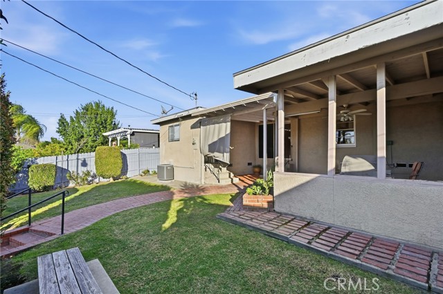 Detail Gallery Image 34 of 47 For 421 Sycamore Avenue, Brea,  CA 92821 - 2 Beds | 2 Baths