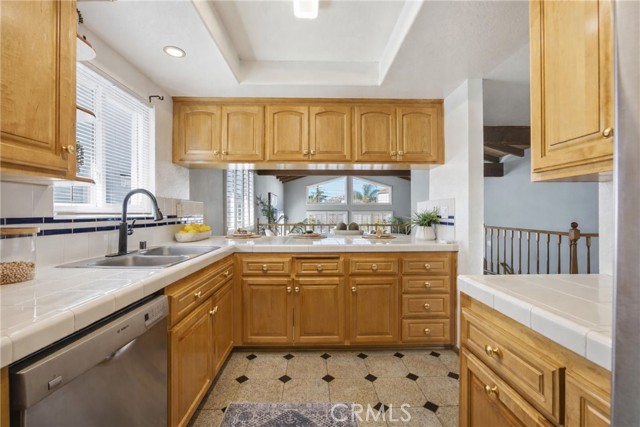 Detail Gallery Image 6 of 24 For 1526 Wollacott St, Redondo Beach,  CA 90278 - 3 Beds | 2 Baths