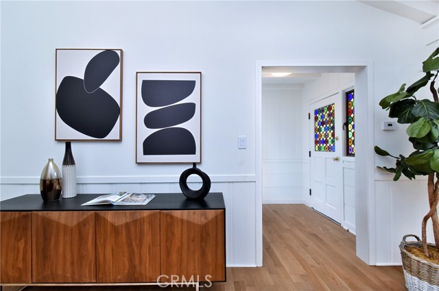 Detail Gallery Image 5 of 51 For 11042 Fruitland Dr, Studio City,  CA 91604 - 3 Beds | 4 Baths
