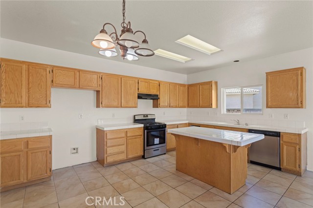 15240 Sapphire Court, Victorville CA: https://media.crmls.org/medias/7e5bdfe4-8124-47f6-94fb-c7268b05d3b1.jpg