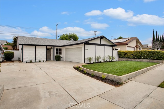 Detail Gallery Image 3 of 24 For 19537 Ermine St, Canyon Country,  CA 91351 - 4 Beds | 2 Baths