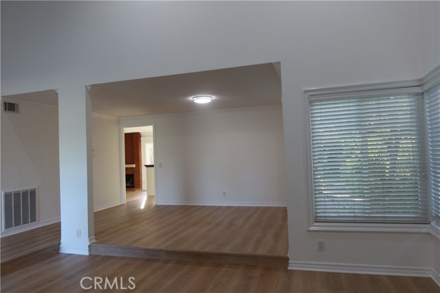 Detail Gallery Image 5 of 28 For 19 Alameda, Irvine,  CA 92620 - 5 Beds | 2/1 Baths