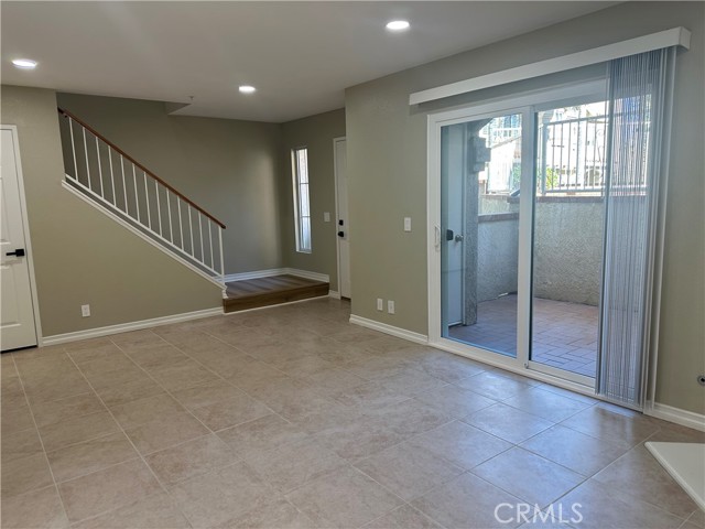 Detail Gallery Image 11 of 24 For 201 Laurel #6,  Brea,  CA 92821 - 2 Beds | 2/1 Baths