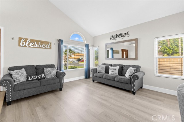 Detail Gallery Image 9 of 75 For 2488 W Summerset Dr, Rialto,  CA 92377 - 4 Beds | 3 Baths
