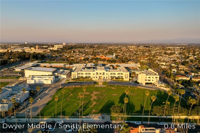 414 Main Street, Huntington Beach CA: https://media.crmls.org/medias/7e5ff176-de42-4784-a99b-209283cc8fd3.jpg