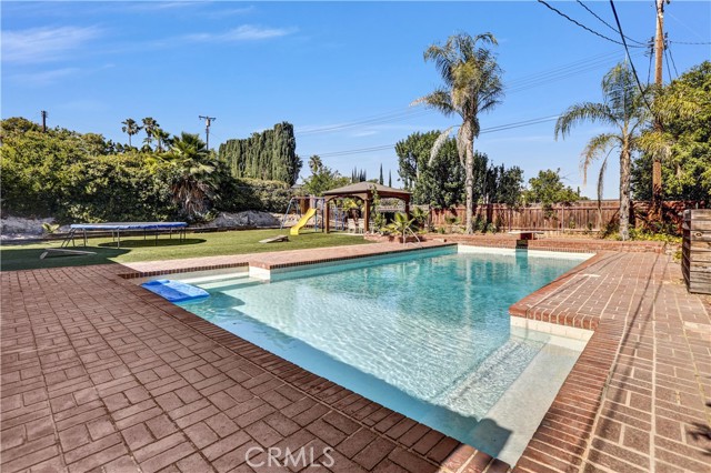 Detail Gallery Image 15 of 17 For 8308 Jason Ave, West Hills,  CA 91304 - 4 Beds | 2/1 Baths