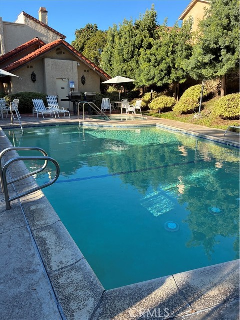 Detail Gallery Image 7 of 24 For 427 E. Mission Rd #44,  Alhambra,  CA 91801 - 2 Beds | 2/1 Baths