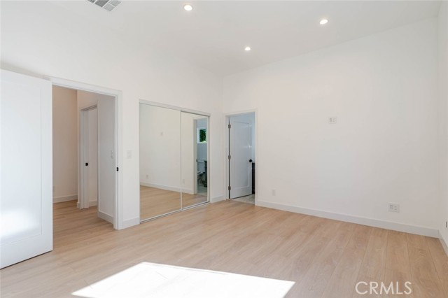 Detail Gallery Image 15 of 18 For 6852 Ranchito Ave, Van Nuys,  CA 91405 - 2 Beds | 2 Baths