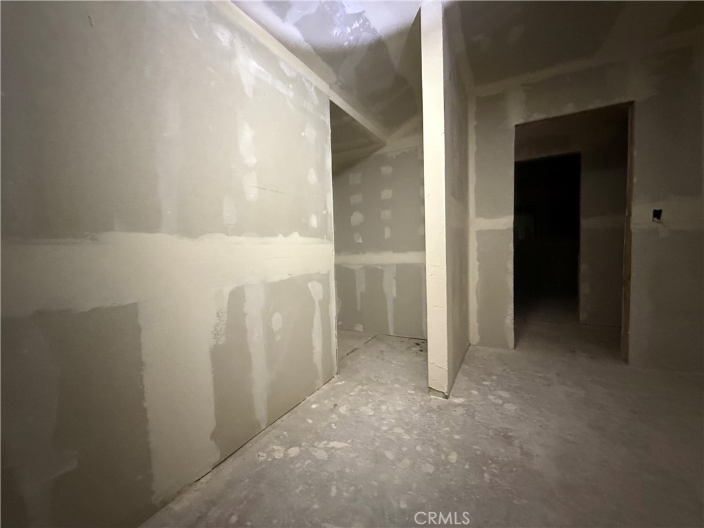 https://media.crmls.org/medias/7e6225bd-e782-4446-9127-b1ee186d3b59.jpg?preset=X-Large
