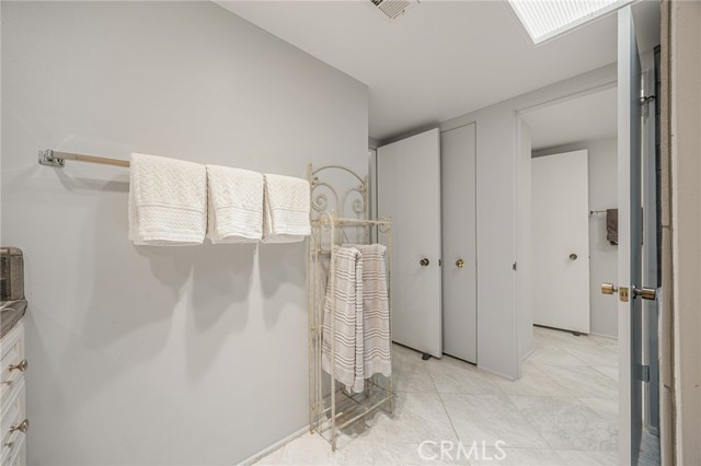 2521 N Whitewater Club Dr, Residence D, Palm Springs, CA 92262