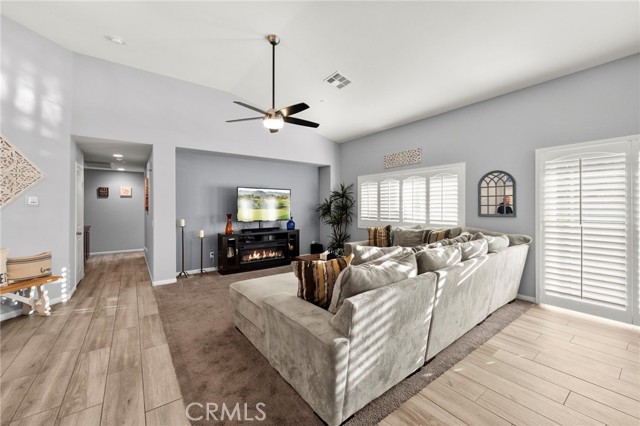 242 Lipizzan Drive, San Jacinto CA: https://media.crmls.org/medias/7e636084-8bff-4c6a-aabc-187d3e36de11.jpg