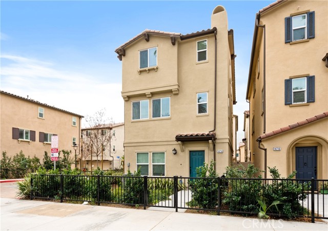 Detail Gallery Image 29 of 30 For 14714 Sherman Way, Van Nuys,  CA 91405 - 4 Beds | 3/1 Baths