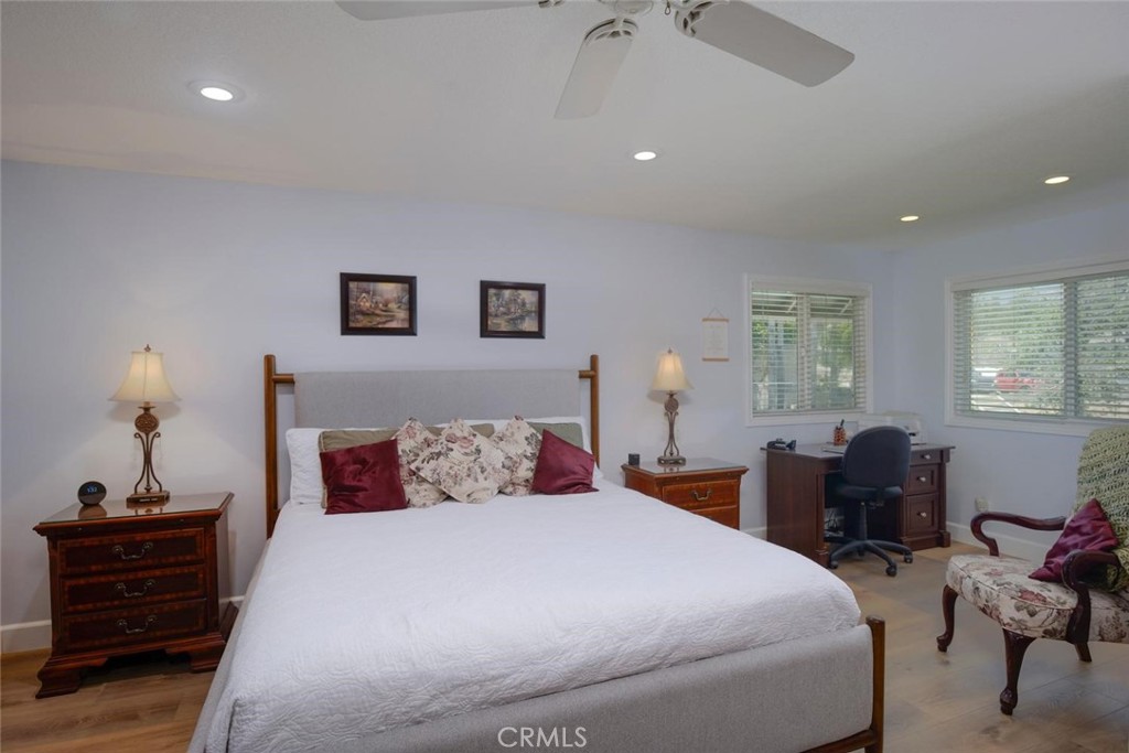 https://media.crmls.org/medias/7e651d12-b149-4eea-a70e-f3b6c965fa5a.jpg?preset=X-Large