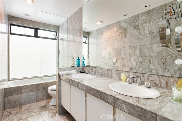 Detail Gallery Image 19 of 24 For 909 Sierra Bonita Ave. #311,  West Hollywood,  CA 90046 - 2 Beds | 2 Baths